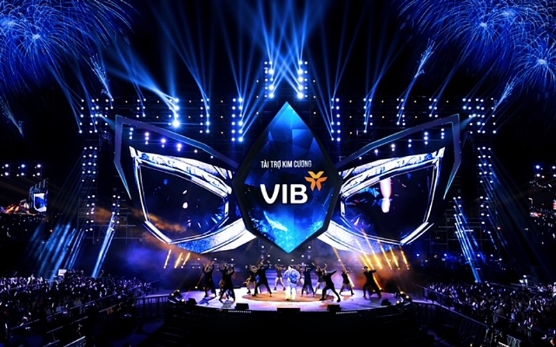 VIB hòa nhịp cùng hàng chục nghìn khán giả tại The Masked Singer Vietnam All-Star Concert 2023.