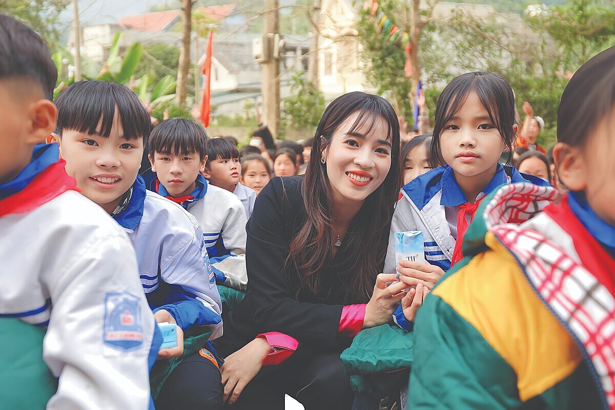 Tập đoàn TH đã đồng hành cùng ngành giáo dục Việt Nam nghiên cứu mô hình bữa ăn học đường và nhiều hoạt động cải thiện dinh dưỡng, thể chất cho trẻ em.