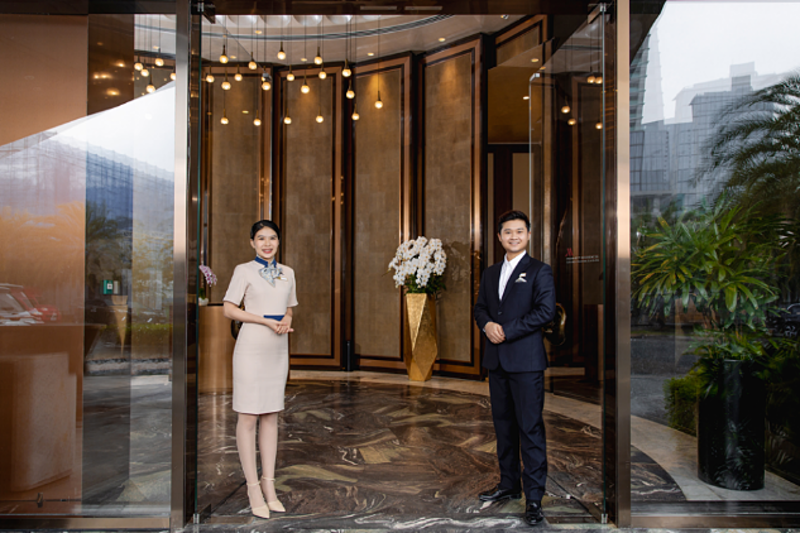 Masterise Property Management mang đến dịch vụ tiền sảnh chuyên nghiệp và đội ngũ kỹ thuật tận tâm, cùng với nhiều dịch vụ toàn diện khác cho cư dân.