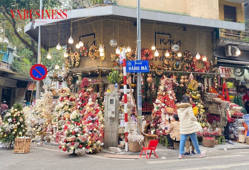 Giá các mặt hàng trang trí Noel năm nay tăng bình quân 10 - 15%.