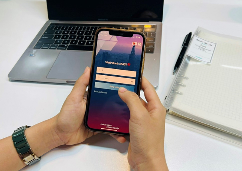 Ưu điểm của trợ lý tài chính số VietinBank eFAST là khả năng làm việc 24/7, giúp DN cập nhật thông tin mọi lúc, mọi nơi và hoàn toàn miễn phí.