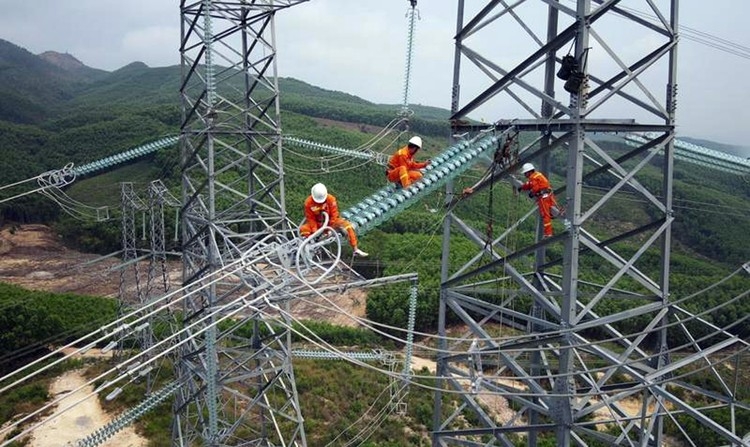 Thủ tướng yêu cầu hoàn thành và đóng điện đường dây 500 kV mạch 3 từ Quảng Trạch &lpar;Quảng Bình&rpar; đến Phố Nối &lpar;Hưng Yên&rpar;.