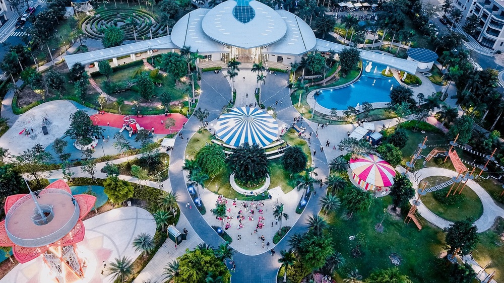 Công viên trung tâm Gem Sky Park - “trái tim” của khu đô thị Gem Sky World, là nơi mang đến cho cộng đồng cư dân nhiều hoạt động giải trí, vui chơi, văn hóa hấp dẫn và thiết thực.