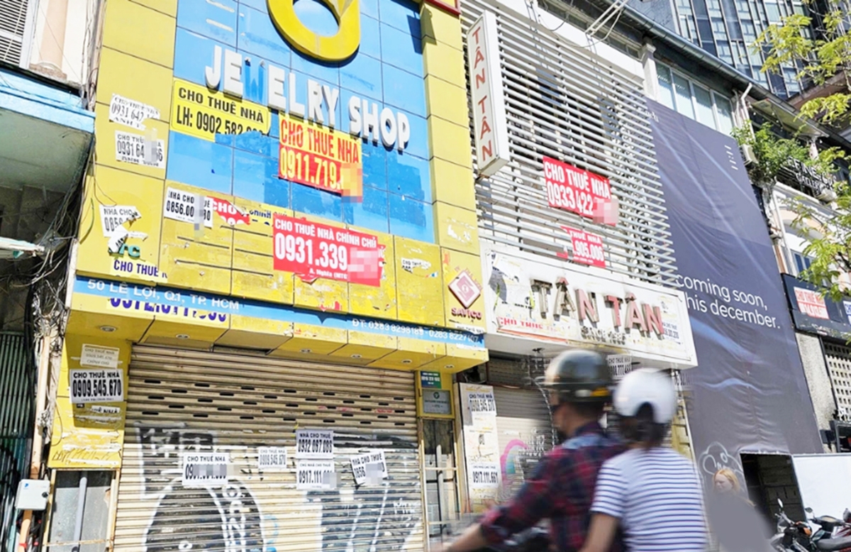 Mặt bằng đắc địa khu vực trung tâm rơi vào cảnh ế ẩm kéo dài, ngay cả trong mùa mua sắm lớn nhất năm.