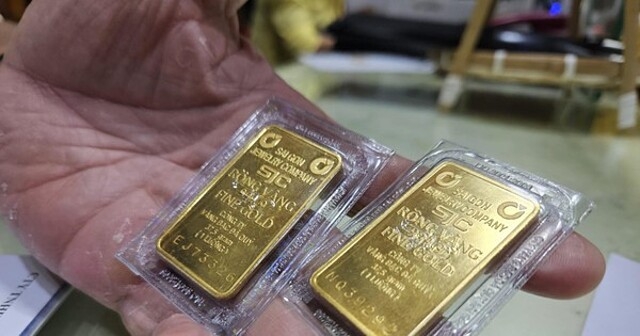 Giá vàng miếng SJC tiếp tục được điều chỉnh tăng mạnh 400.000 đồng/lượng.