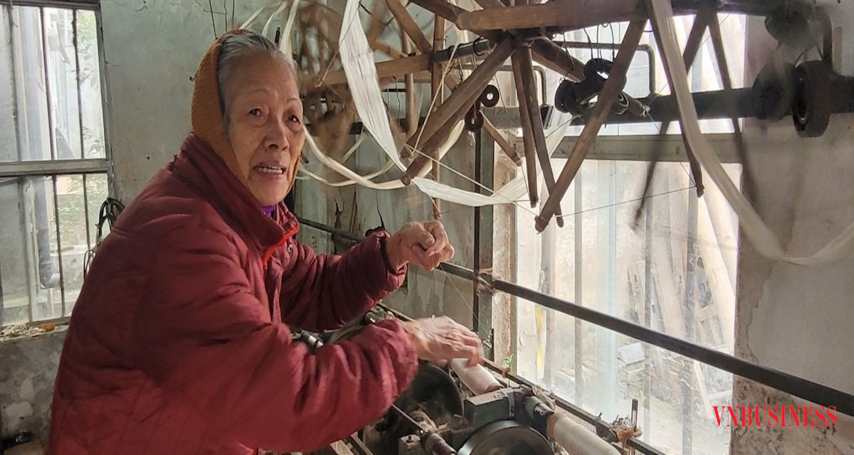 Xã Nam Cao là một trong những địa phương nổi tiếng của huyện Kiến Xương, nơi có làng nghề truyền thống ươm tơ, dệt đũi được hình thành và phát triển từ 400 năm nay.