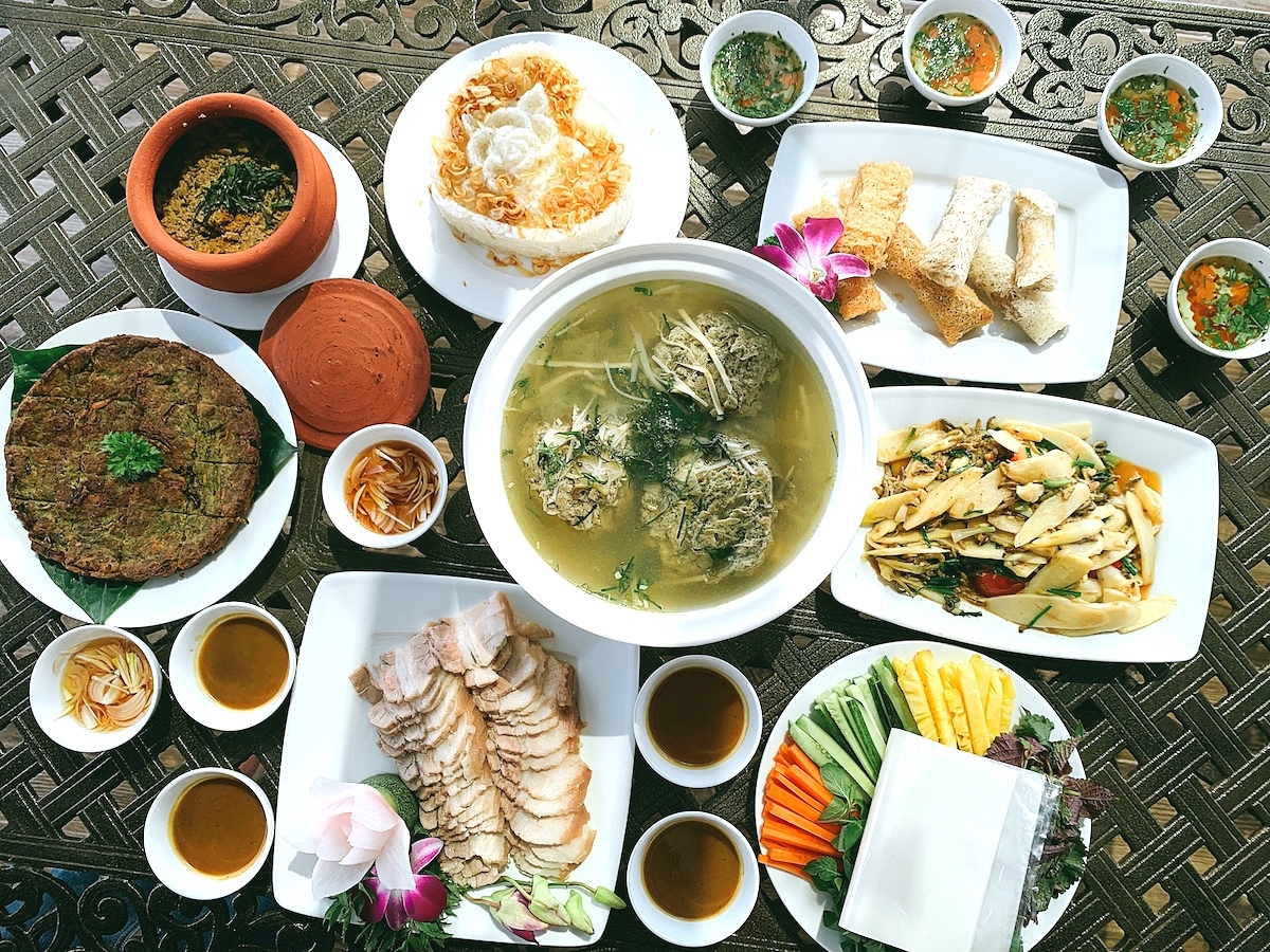 Ai đã thưởng thức món ăn đồng quê kiêu sa từ rươi một lần khó có thể quên.