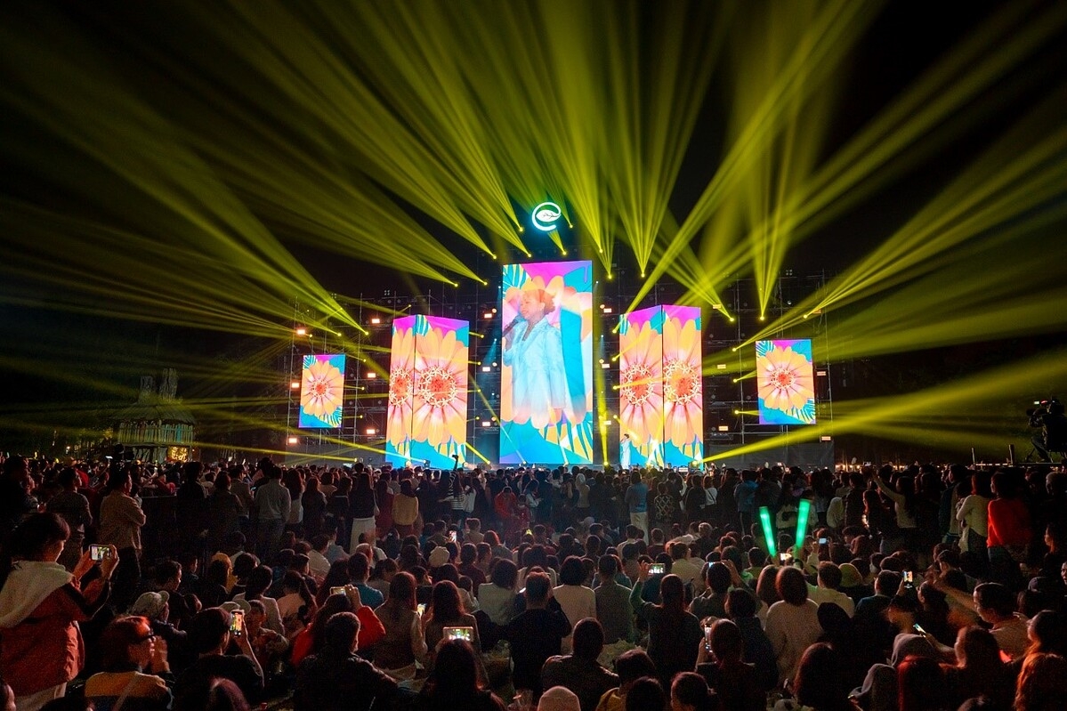 Sự kiện thu hút hơn 40 nghìn người tham gia.