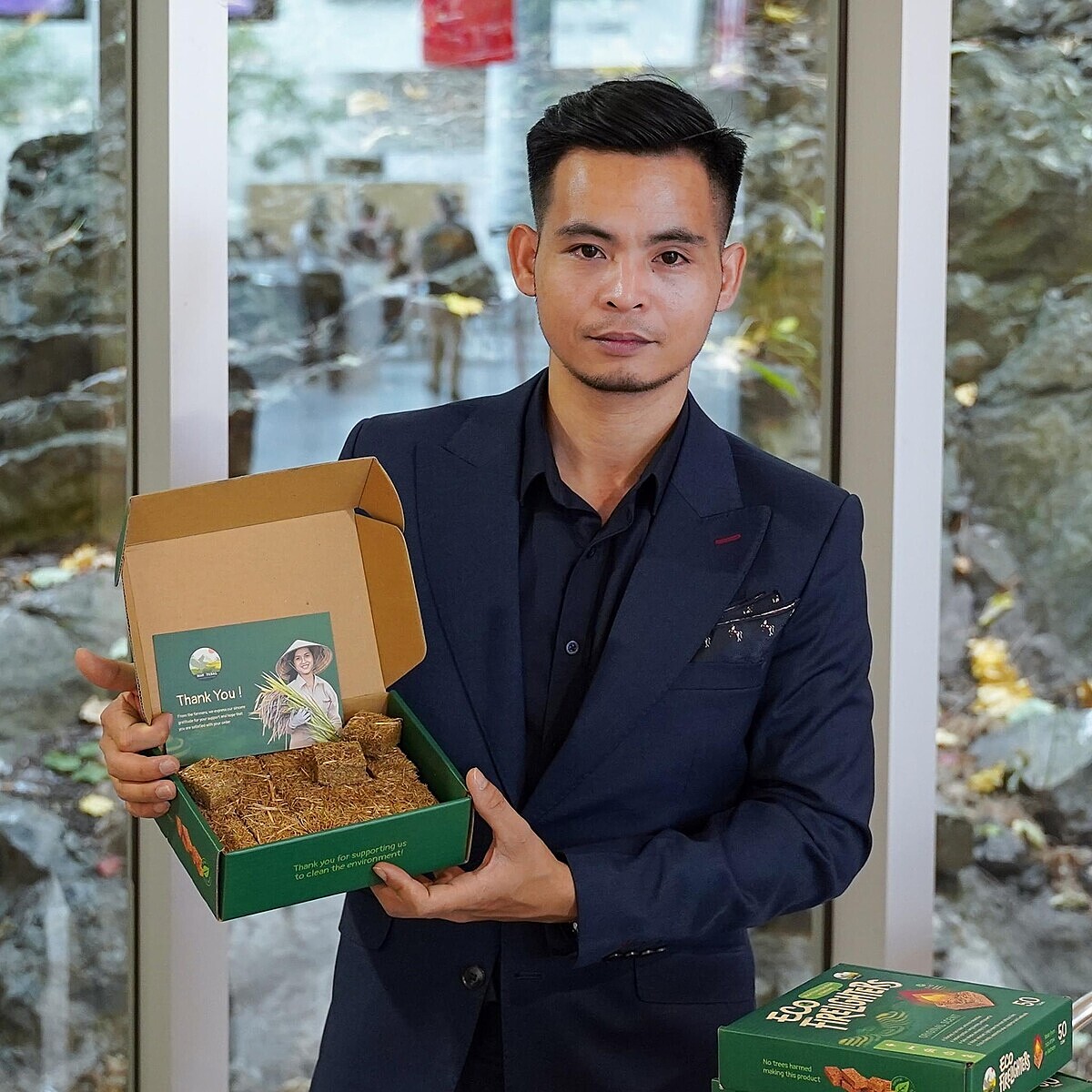 Viên nén được sản xuất từ rơm mang lại thu nhập cho người nông dân, giúp bảo vệ môi trường.