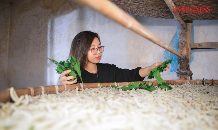 Người phụ nữ gìn giữ ‘hồn cốt’ của quê hương