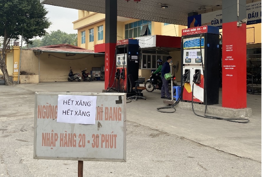 Việc buông lỏng quản lý xăng dầu đã dẫn đến tình trạng thiếu xăng dầu cục bộ trong năm 2022.