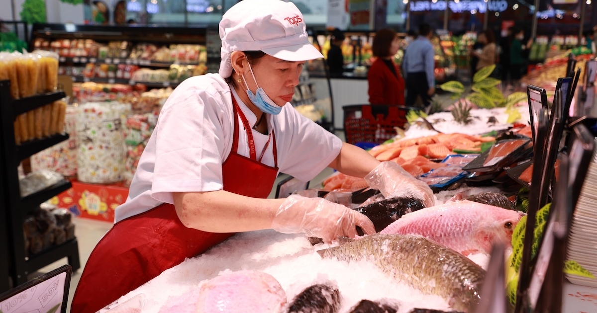 So sánh Tops Market Lê Trọng Tấn với các siêu thị khác trong khu vực (Đưa ra cái nhìn khách quan và giúp người dùng đưa ra lựa chọn phù hợp)