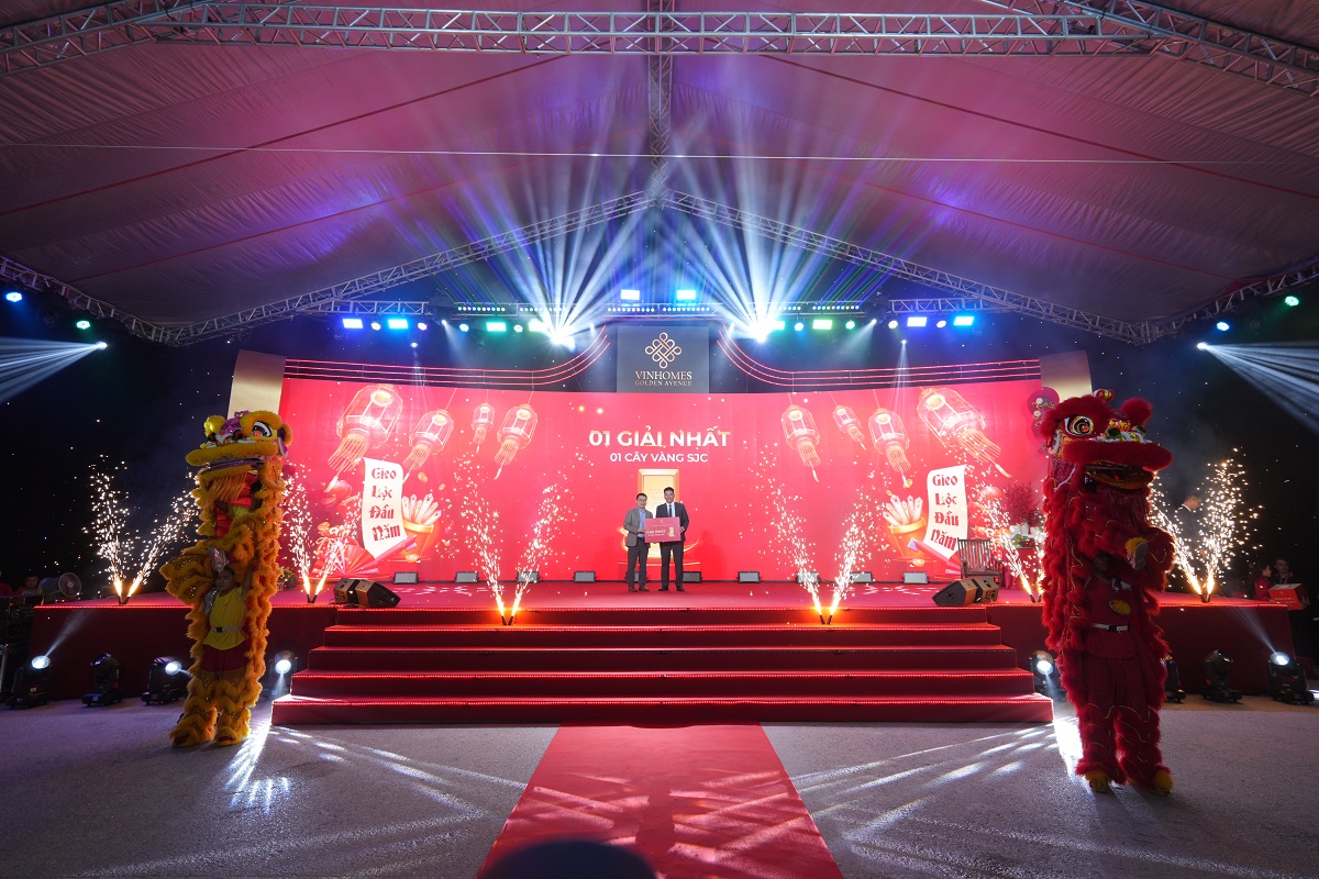 Các chủ nhân đủ điều kiện tham dự chương trình đã nhận về những giải vàng may mắn.