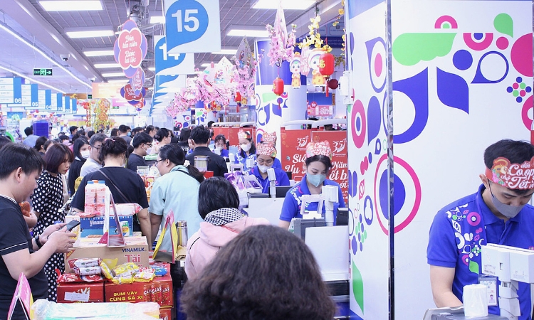 Saigon Co.op tung hơn 2.000 sản phẩm ưu đãi, hệ thống các điểm bán tăng thêm giờ phục vụ dịp Tết Nguyên đán 2024