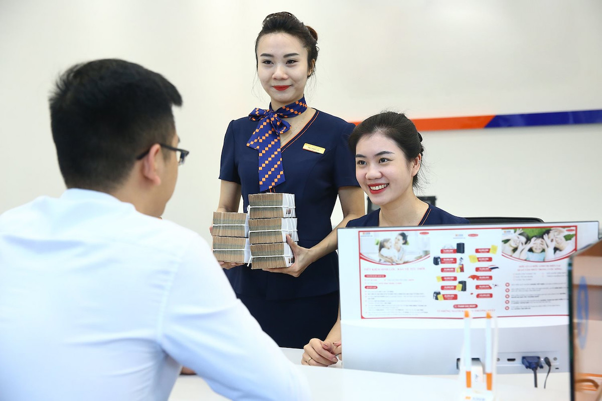 Nhiều ngân hàng tung các gói vay lãi suất ưu đãi dành cho khách hàng cá nhân và hộ kinh doanh dịp Tết Nguyên đán.