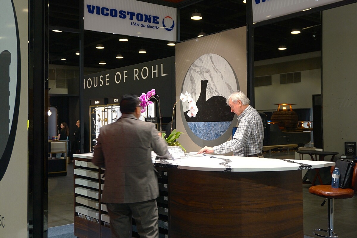 Sản phẩm đá thạch anh VICOSTONE® tại triển lãm IDS Vancouver năm 2023.