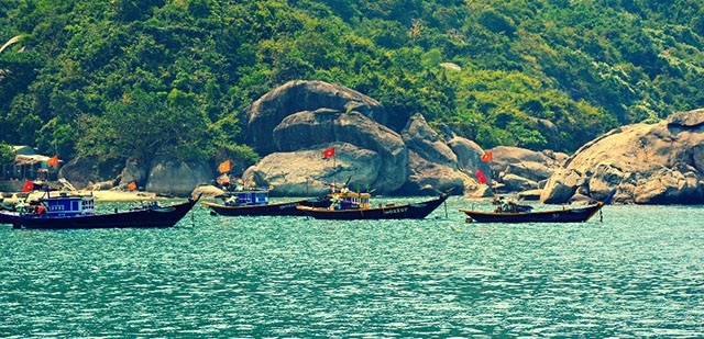 Mỗi sự kiện quan trọng trong đời em đều nghĩ đến mẹ, tin rằng mẹ vẫn dõi theo hành trình của mình dù ở nơi xa xôi, Khoa xúc động