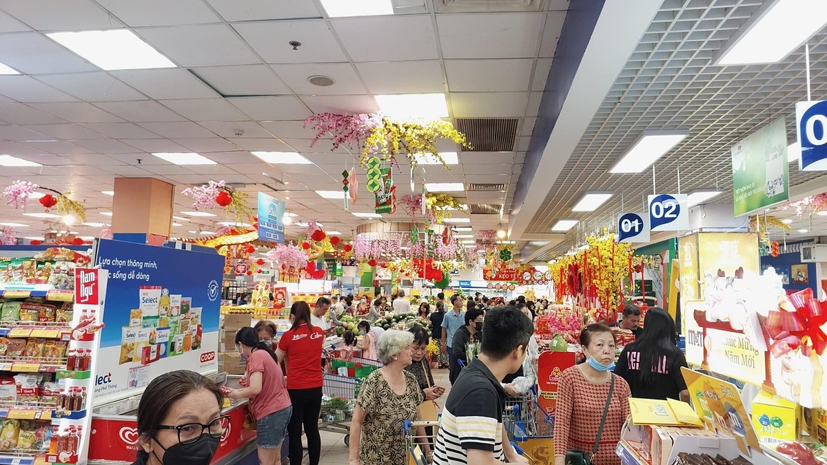 Các siêu thị Co.opmart, Co.opXtra… đang trong giai đoạn cao điểm phục vụ nhu cầu mua sắm Tết của người dân.