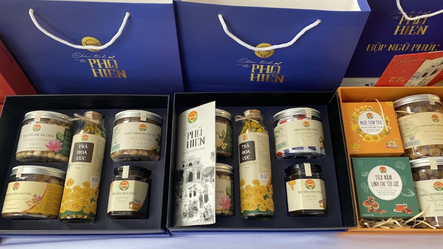 Những hộp quà Tết nông sản địa phương được người dùng ưa chuộng.
