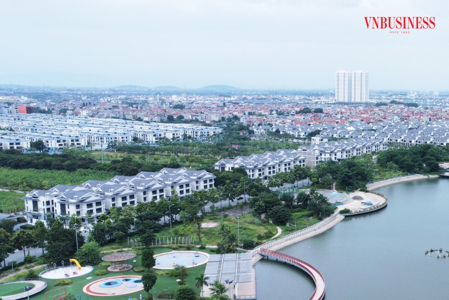 Thị trường bất động sản được dự báo khởi sắc hơn nhưng vẫn cần thêm thuốc trợ lực để bứt phá trở lại &lpar;Ảnh: Phạm Hòa&rpar;.