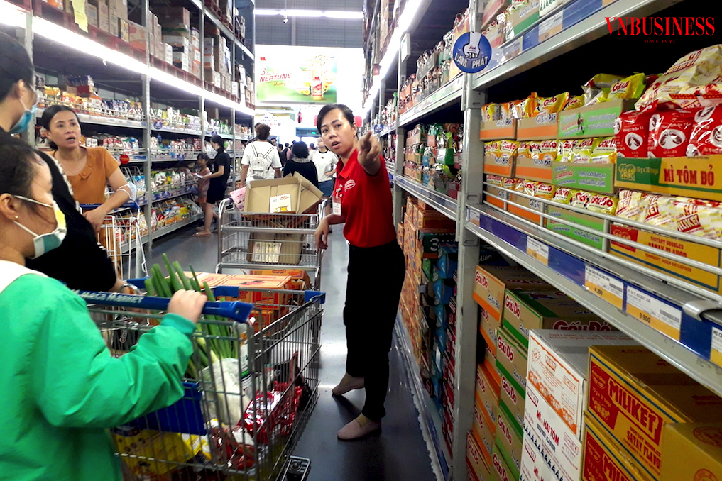 Thị trường bán lẻ Việt cần tiếp tục có thêm các giải pháp khác để giúp sôi động trở lại.