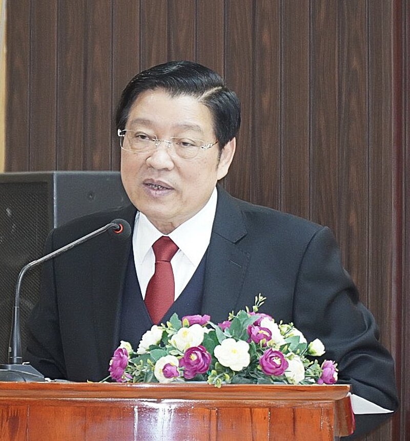 Đồng chí Phan Đình Trạc bày tỏ niềm vui mừng và chúc Tết nhân dân huyện Diễn Châu.