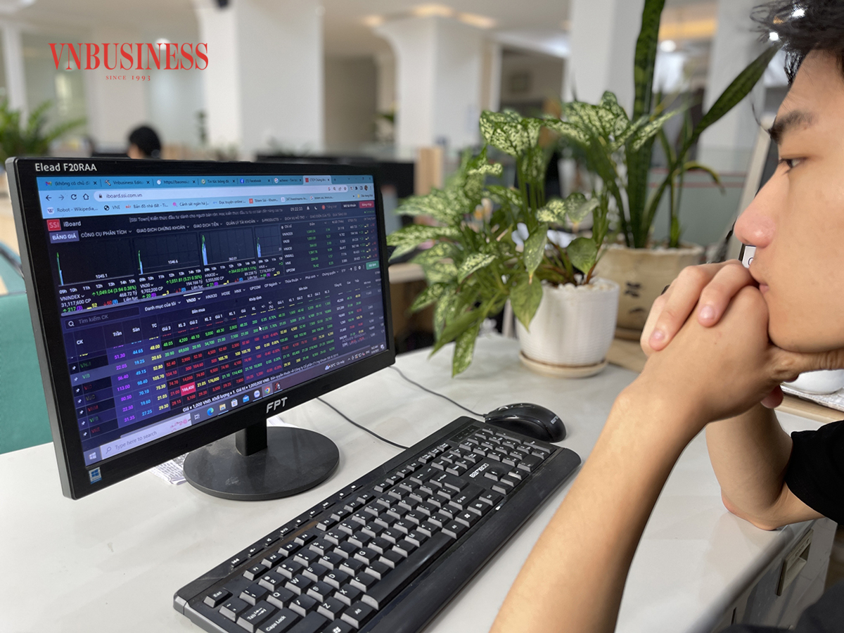 VN-Index quay đầu giảm điểm sau chuỗi tăng liên tiếp.