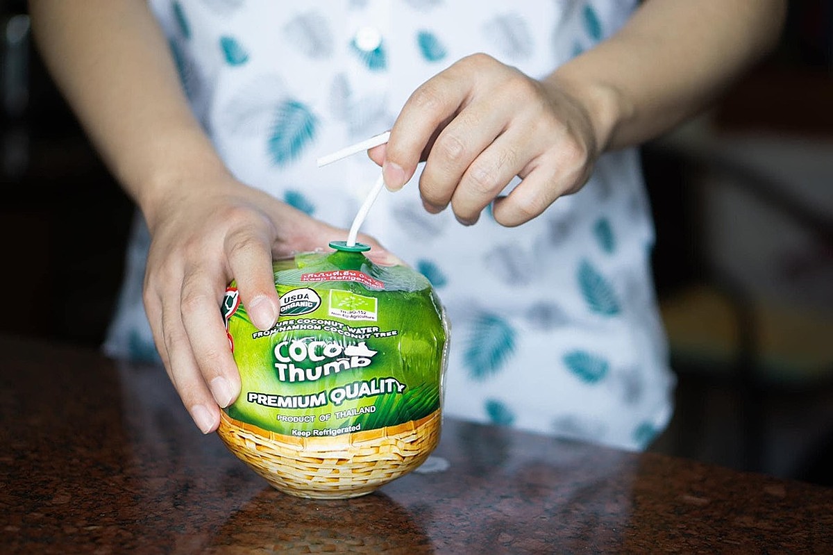 Dừa tươi của Thái Lan được đánh giá cao về sự tiện dụng.