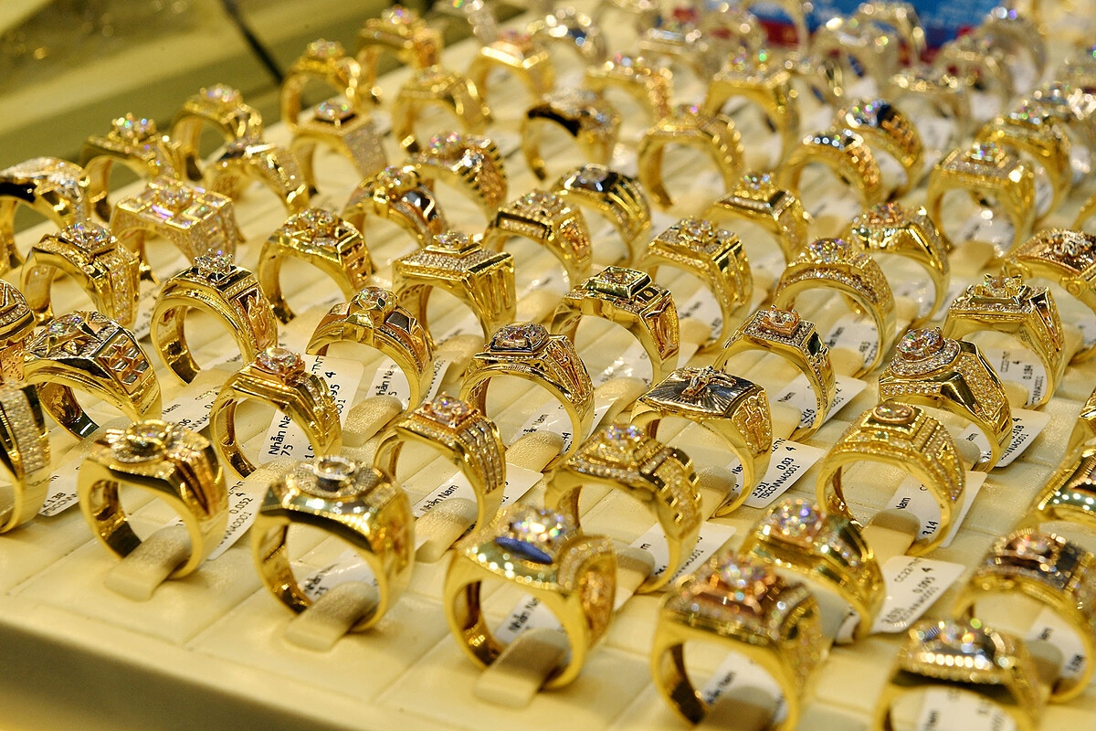 Giá vàng nhẫn giao dịch quanh mức 63,2 triệu đồng và bán ra 64,25 triệu đồng.