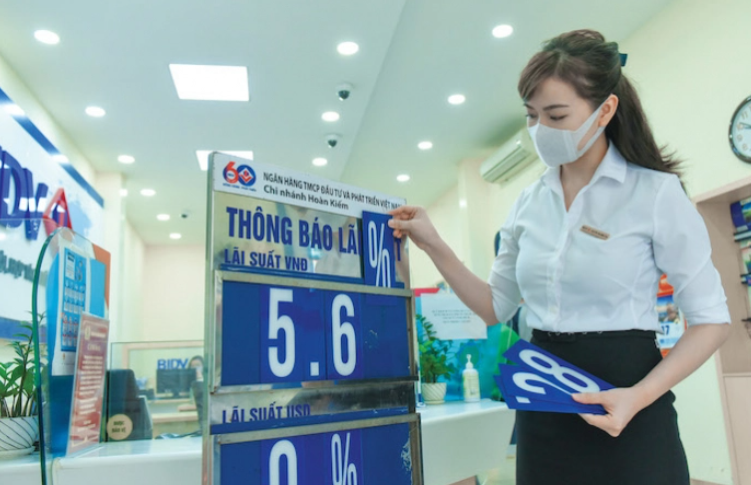 Ngân hàng phải công bố lãi suất cho vay bình quân.