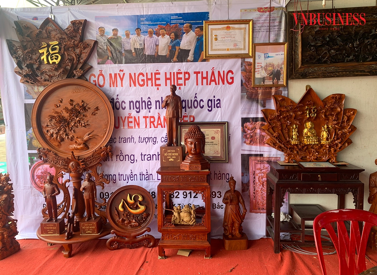 Theo chia sẻ của Giám đốc Nguyễn Trần Hiệp, hiện HTX đang tập trung vào 2 dòng sản phẩm chính là sản phẩm tự sáng tác và sản phẩm theo đơn đặt hàng.