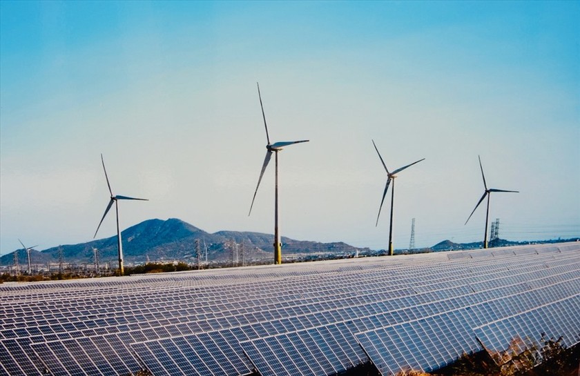 Nhà đầu tư nước ngoài kiến nghị thiết lập các quy định để có thể cung cấp năng lượng từ các dự án năng lượng tái tạo trực tiếp đến người dùng cuối &lpar;chứ không phải qua EVN và lưới điện&rpar;.