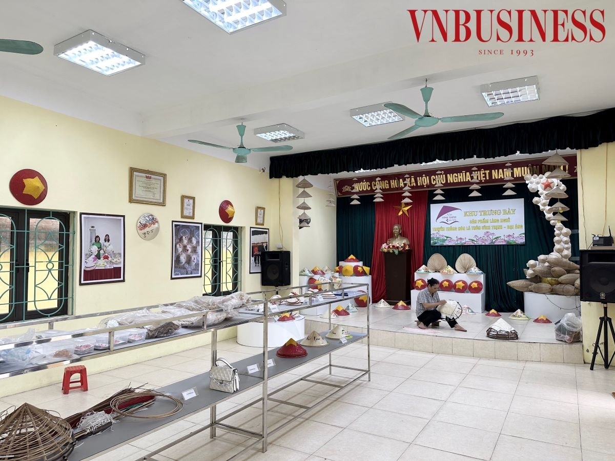 Sản phẩm nón lá của HTX Nón lá Vĩnh Thịnh đã được công nhận là sản phẩm OCOP 4 sao.