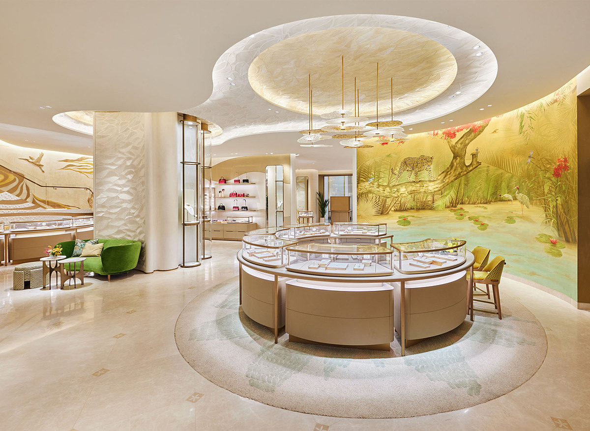 Bức tường của biểu tượng & Vũ trụ đỉnh sức tại tầng 1 cửa hàng Cartier.