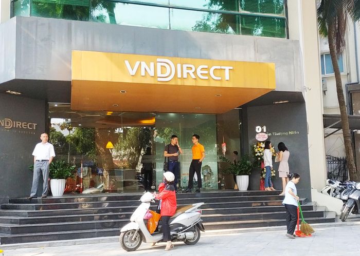 VNDirect vẫn chưa thể hoạt động trở lại.