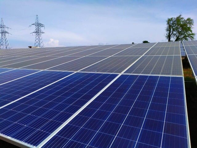 Doanh nghiệp Trung Quốc liên tục công bố dự án trăm triệu USD vào ngành pin năng lượng mặt trời của Việt Nam.