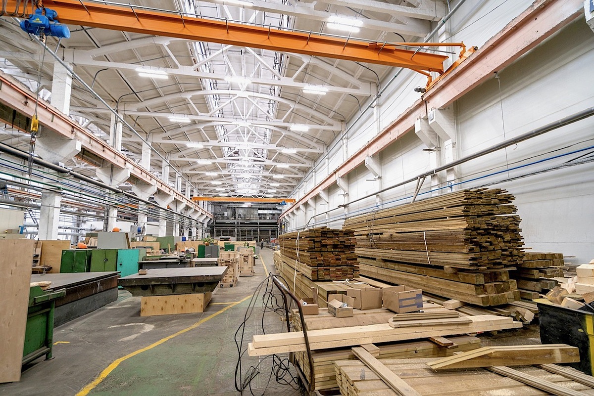 Khách hàng vay vốn còn được giảm tối đa đến 50% phí dịch vụ đối với các loại phí thanh toán quốc tế và tài trợ thương mại và miễn, giảm một số loại phí dịch vụ khác.