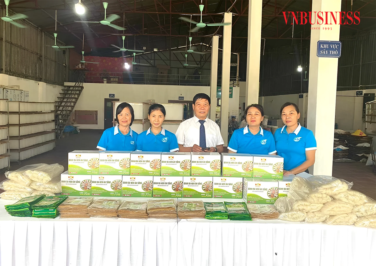 Bánh đa nem của HTX Trung Hà tiêu thụ đều đặn mỗi ngày qua các kênh đầu mối nhờ uy tín trong sản xuất và chất lượng.