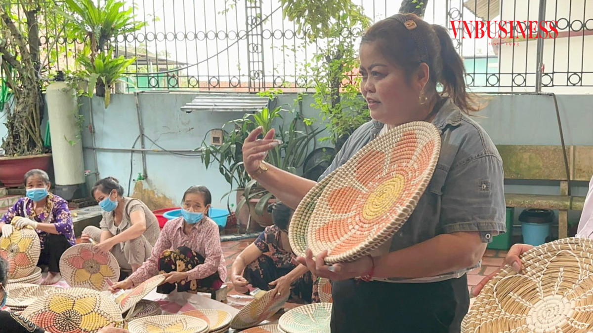 Mỗi năm, HTX xuất bán ra thị hàng chục nghìn sản phẩm, doanh thu đạt từ 6 - 8 tỷ đồng, góp phần vào tăng trưởng kinh tế của địa phương.