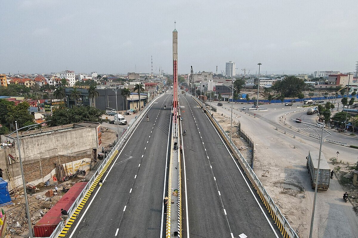 Cầu Vượt tại nút giao khác mức đã cơ bản hoàn thành.