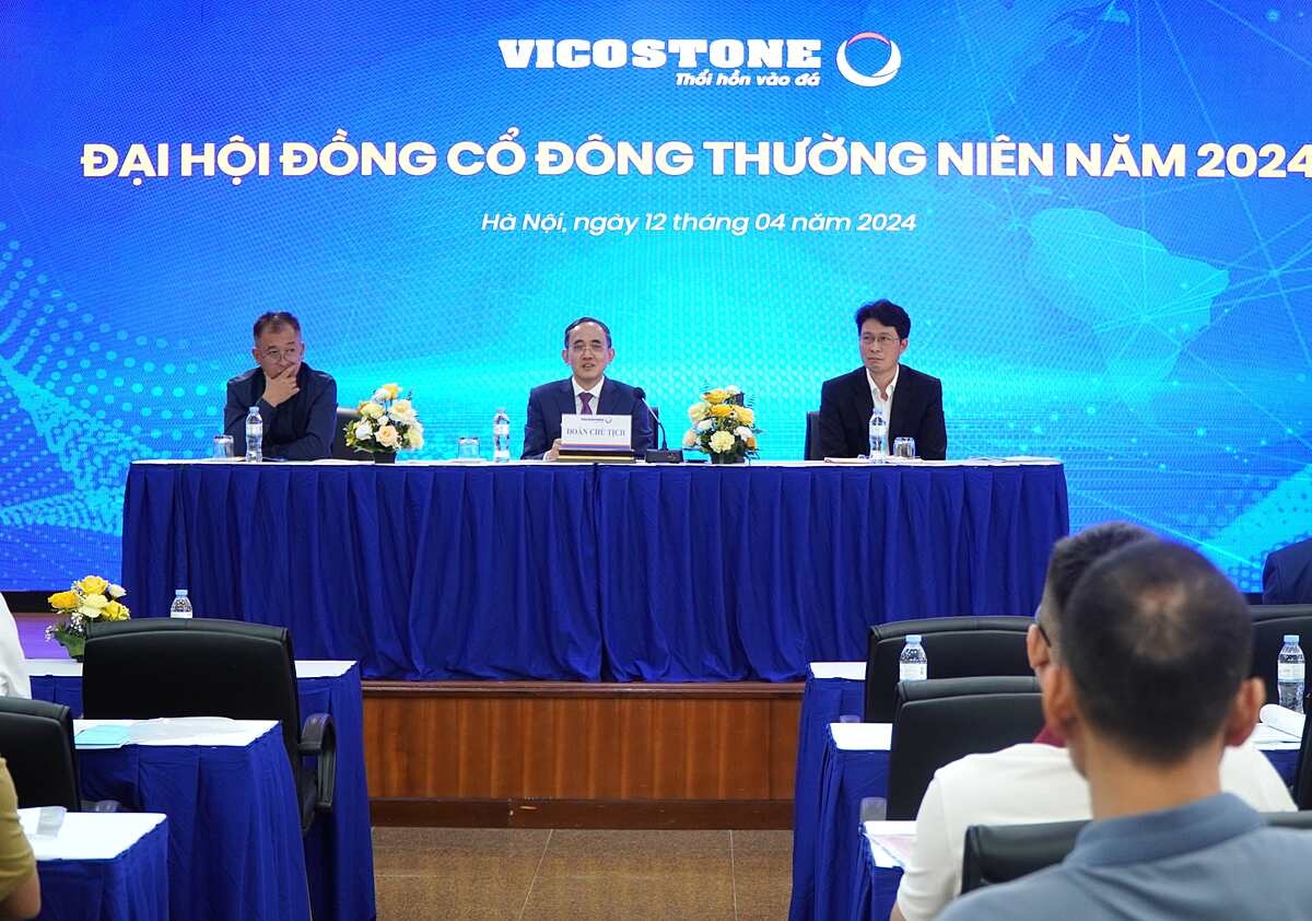 Ban lãnh đạo tại Đại hội cổ đông thường niên năm 2024.