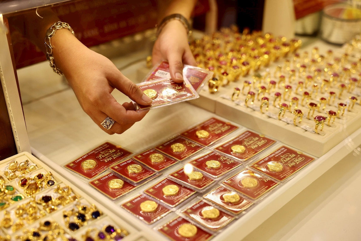 Ngân hàng Nhà nước sẽ tiếp tục tạo điều kiện tối đa nhằm đảm bảo đủ nguyên liệu cho các hoạt động sản xuất để xuất khẩu vàng trang sức mỹ nghệ.