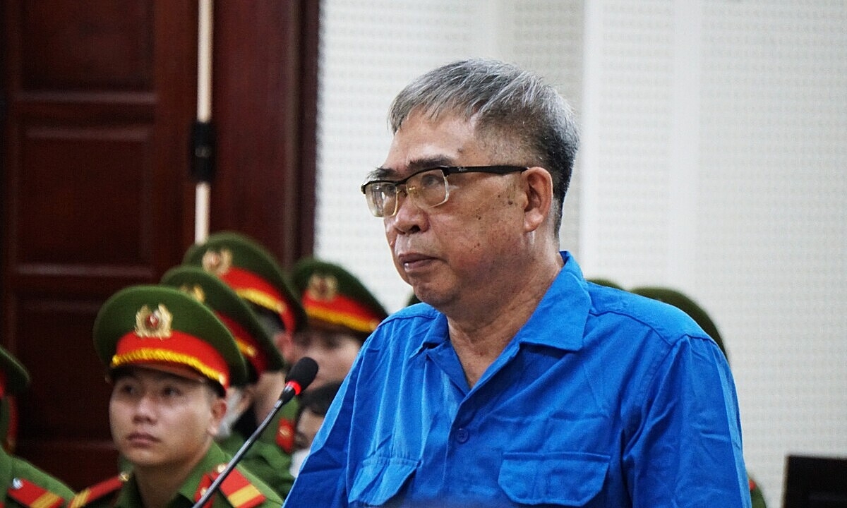 Bị cáo Đỗ Hữu Ca trước tòa.