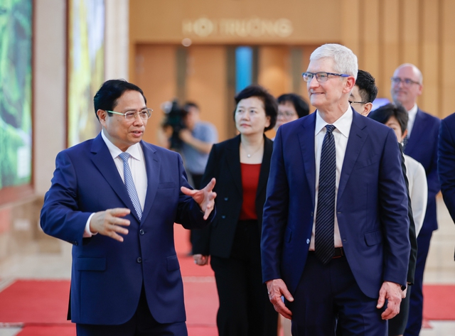 Thủ tướng Phạm Minh Chính tiếp ông Tim Cook, Giám đốc điều hành Apple của Hoa Kỳ &lpar;Ảnh: VGP&rpar;.