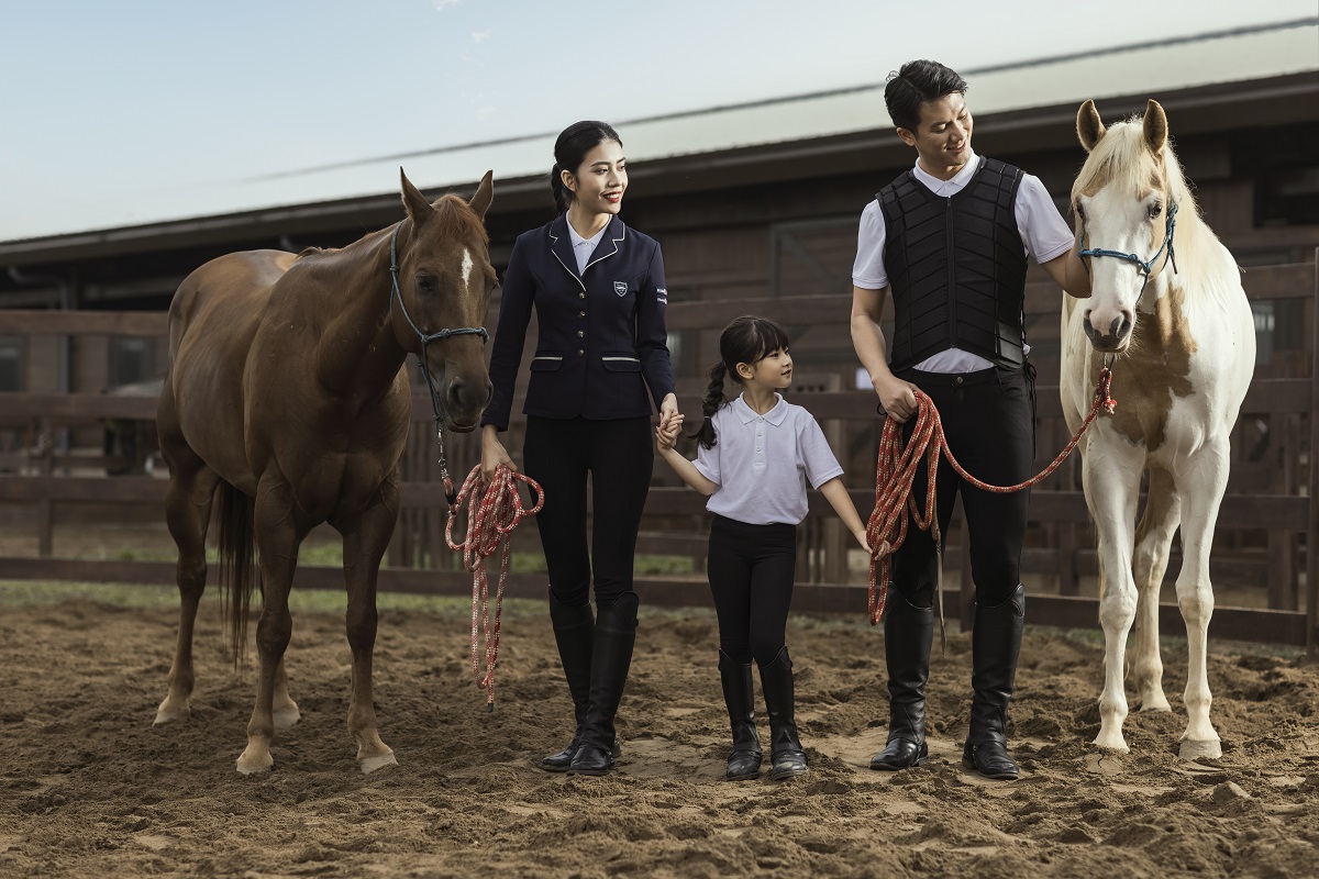 Vinhomes Royal Island là nơi đầu tiên đưa cưỡi ngựa - môn thể thao quý tộc thành tiện ích sống.