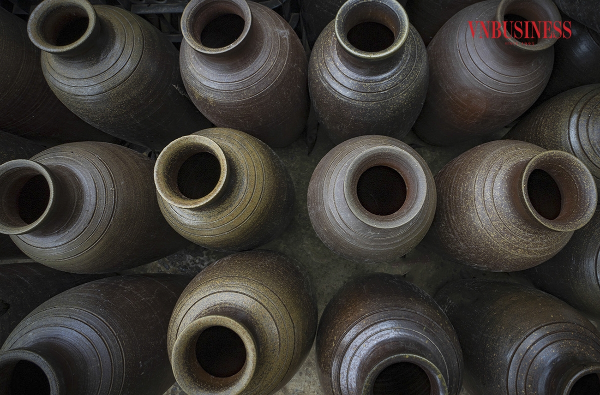 Làng nghề gốm Gia Thủy có tiền thân là gốm Long Thịnh, trải qua quá trình hình thành và phát triển đến nay làng gốm Gia Thủy đã có tuổi đời hơn 60 năm. Năm 2007 làng gốm Gia Thủy đã được công nhận là làng nghề truyền thống.