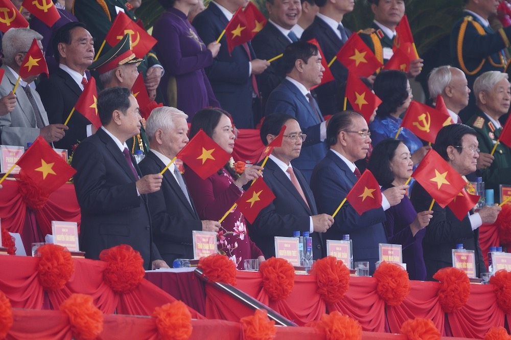 Các đại biểu trên khán đài tham dự Lễ kỷ niệm.