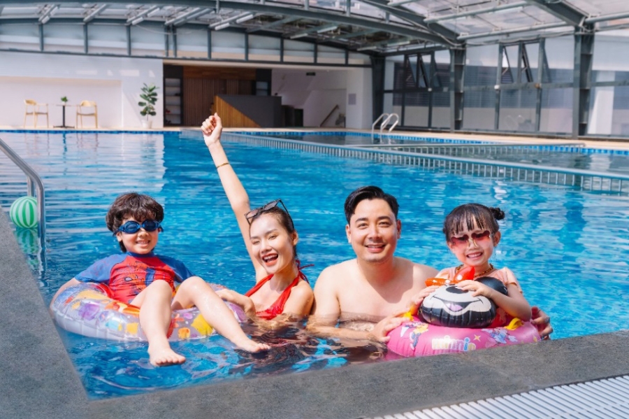 Bể bơi bốn mùa mang đến những phút giây thư giãn cho cộng đồng cư dân.