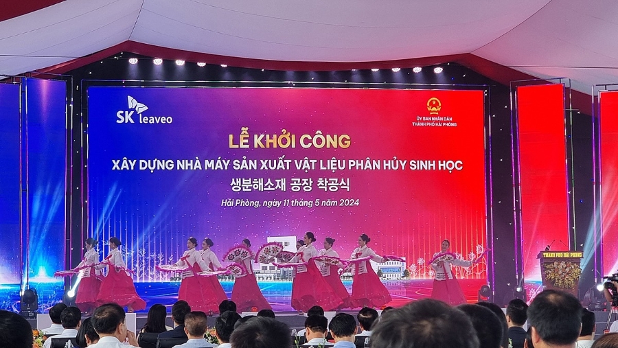 Lần đầu tiên, điệu múa Hàn Quốc được biểu diễn tại Lễ khởi công ở Hải Phòng.