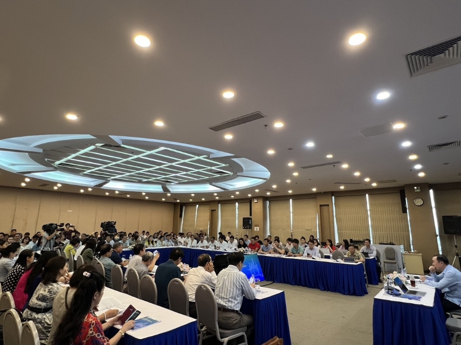 Hội thảo thu hút rất đông doanh nghiệp kinh doanh xăng dầu trên khắp cả nước.